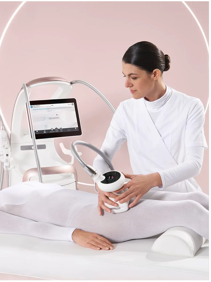 Non-surgical cellulite treatment in Toronto — an LPG endermologie session with the CELLU M6 INFINITY
